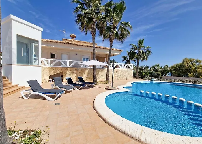 Frontline Playa Flamenca Villa