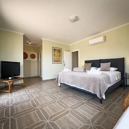 Frontline Playa Flamenca Villa