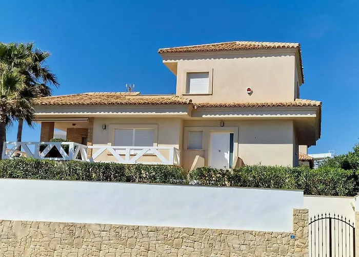 Frontline Playa Flamenca Villa *