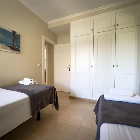 Frontline Playa Flamenca Villa *