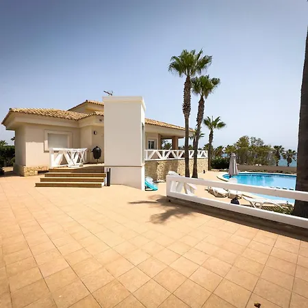 וילה Frontline Playa Flamenca *